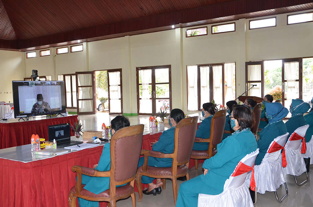 Tim Penggerak PKK Lebih Dominan Pemberdayakan Masyarakat, Bupati Buka dan Ikuti Rakon secara Virtual